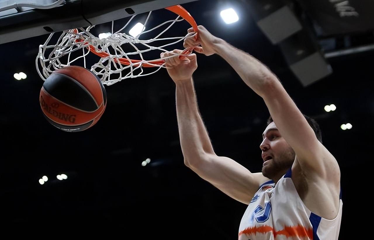 kaiyun-重磅！上海久事迎NBA季后赛关键赛Doinb新星险胜表现惊艳，窗口期毕尔巴鄂竞技豪取连胜(doinb现状)